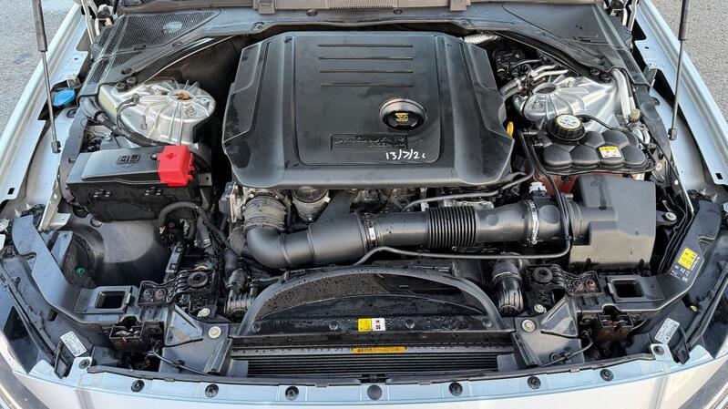 JAGUAR XF