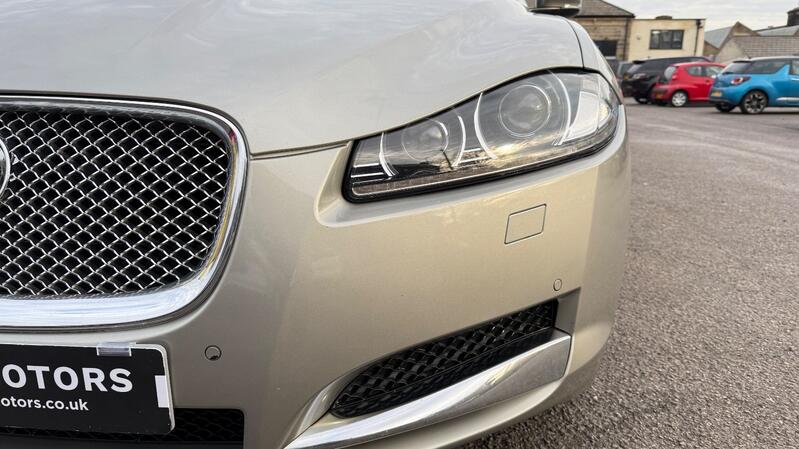 JAGUAR XF