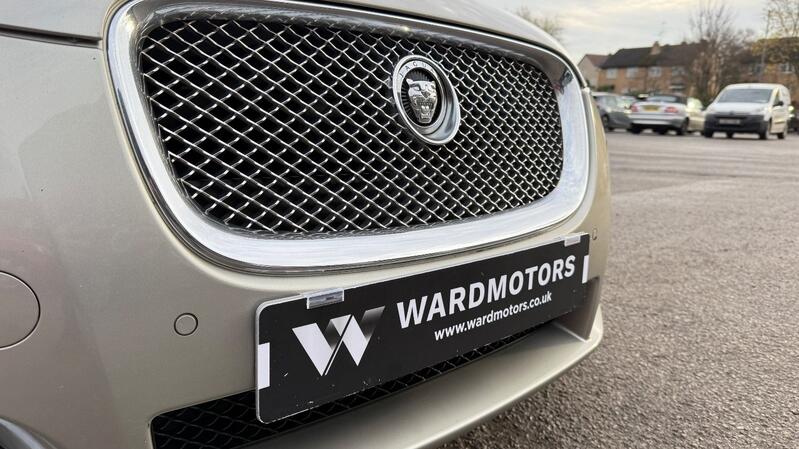JAGUAR XF