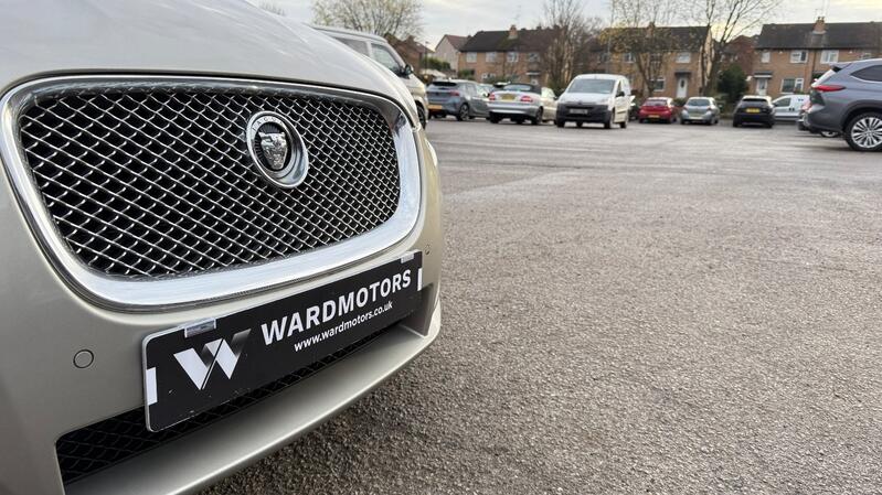 JAGUAR XF