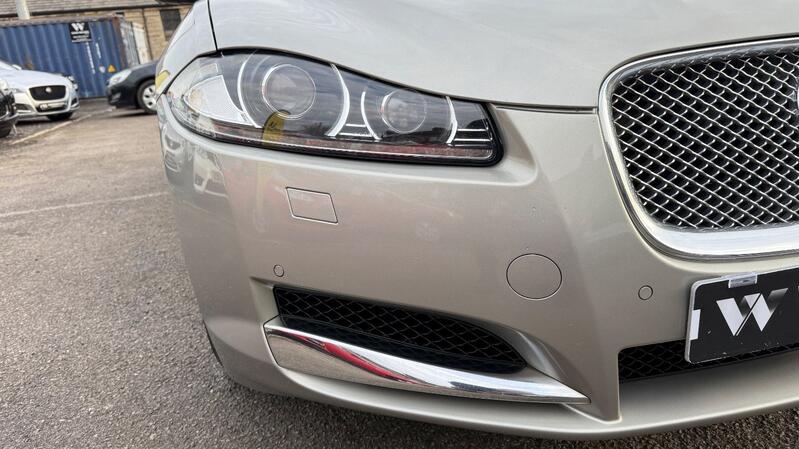JAGUAR XF