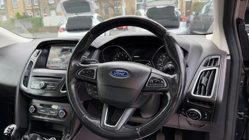 FORD FOCUS