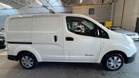 NISSAN E-NV200