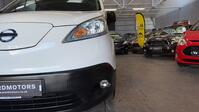 NISSAN E-NV200