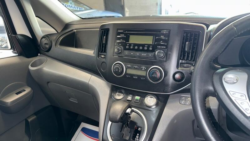 NISSAN E-NV200