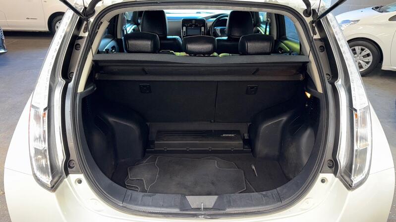 NISSAN LEAF