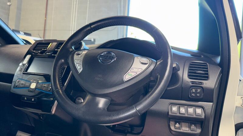 NISSAN LEAF