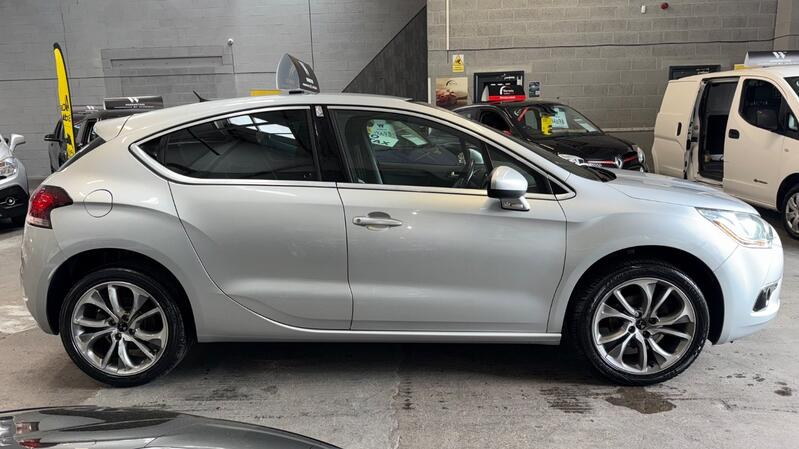 DS AUTOMOBILES DS 4