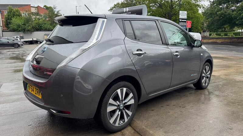 NISSAN LEAF