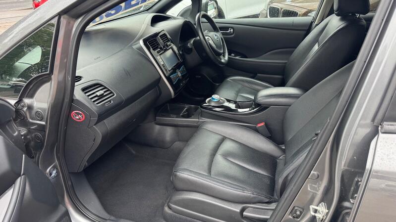 NISSAN LEAF