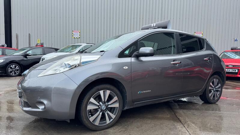 NISSAN LEAF