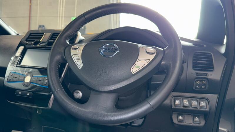 NISSAN LEAF