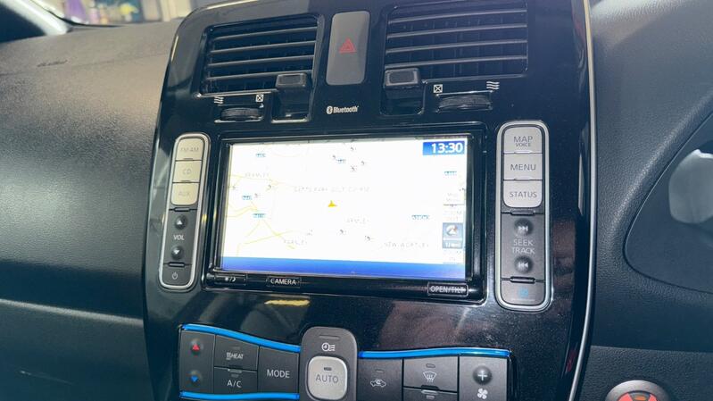 NISSAN LEAF