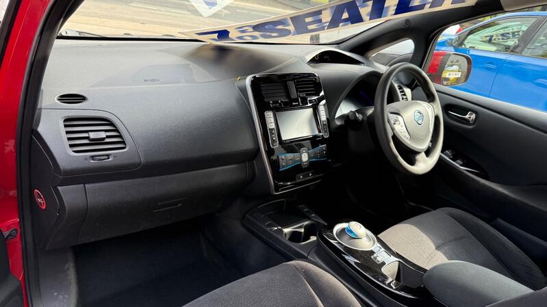 NISSAN LEAF
