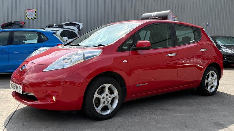 NISSAN LEAF