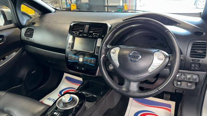 NISSAN LEAF