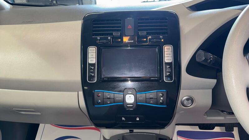 NISSAN LEAF