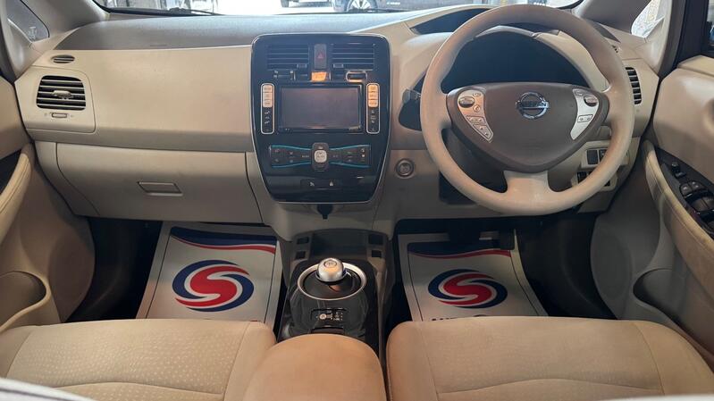 NISSAN LEAF