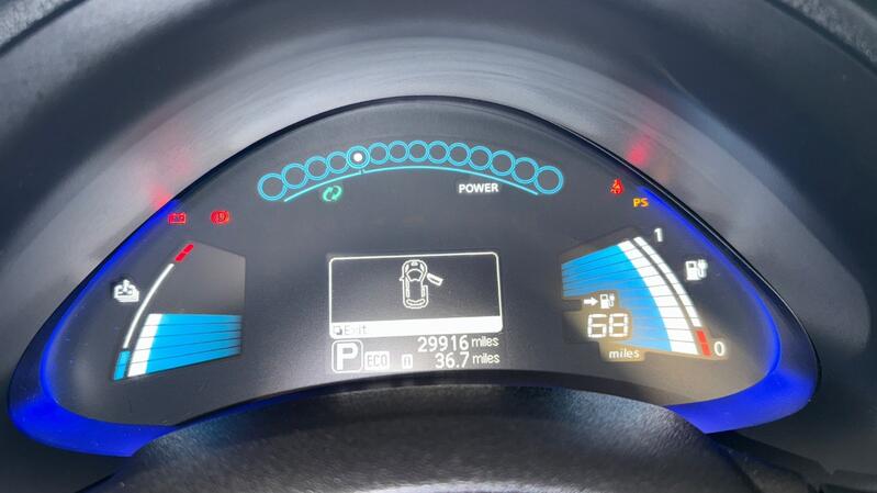 NISSAN LEAF