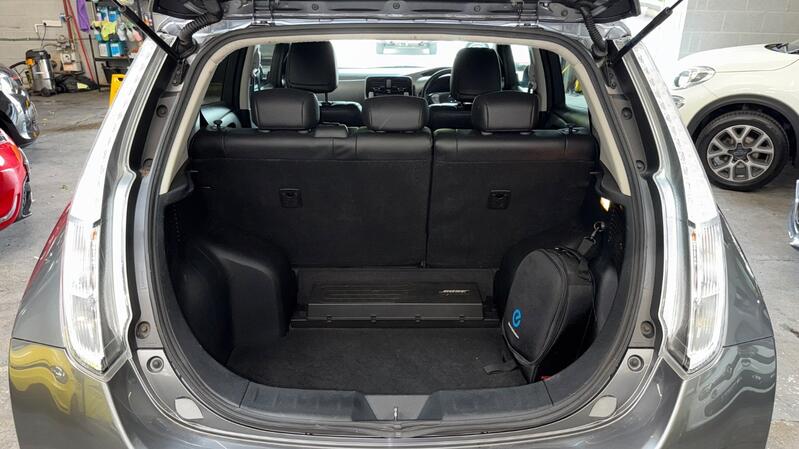 NISSAN LEAF