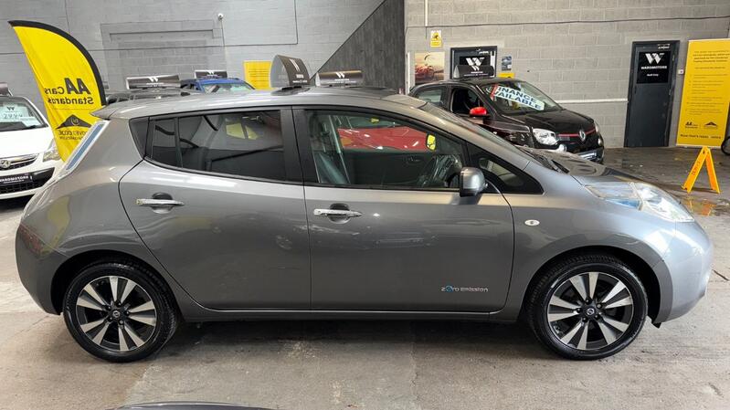 NISSAN LEAF