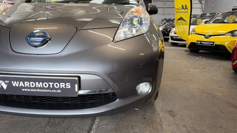 NISSAN LEAF