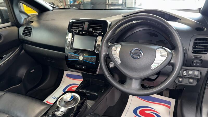 NISSAN LEAF