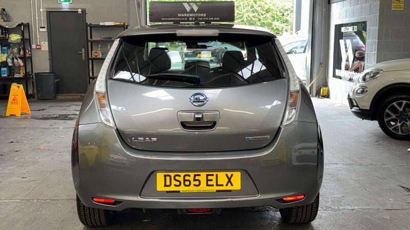 NISSAN LEAF