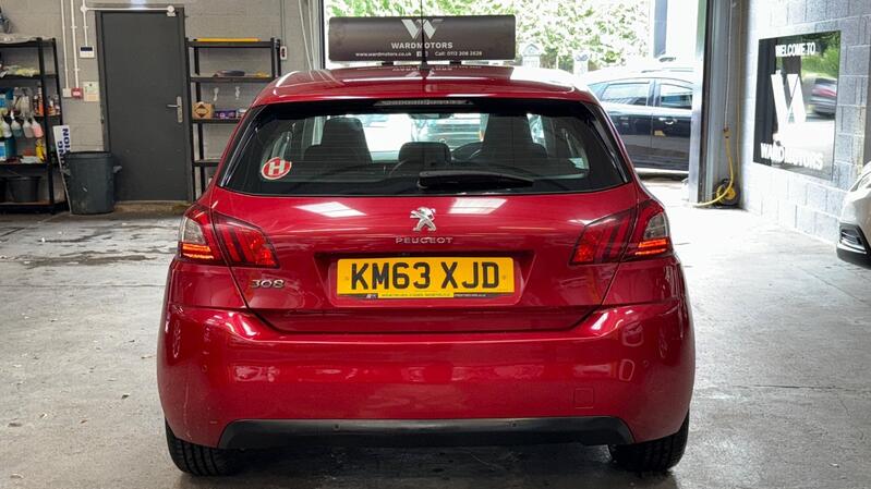 PEUGEOT 308