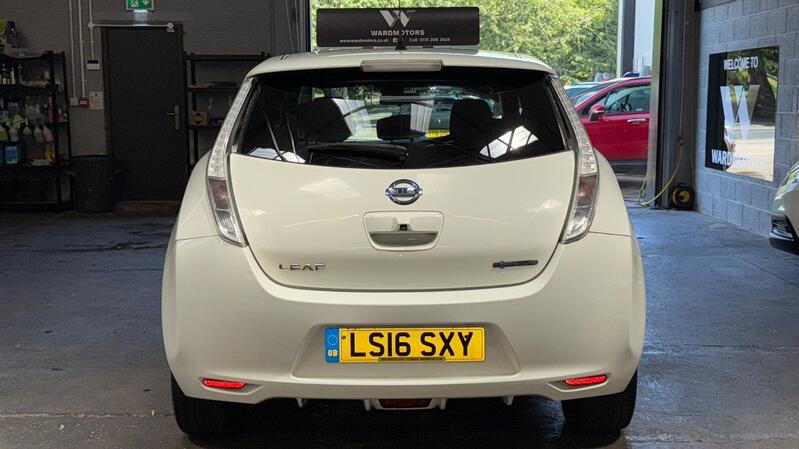 NISSAN LEAF
