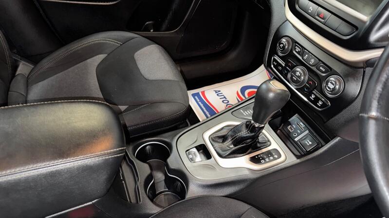 JEEP CHEROKEE