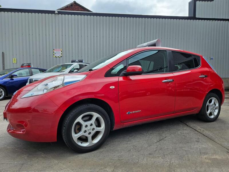 NISSAN LEAF
