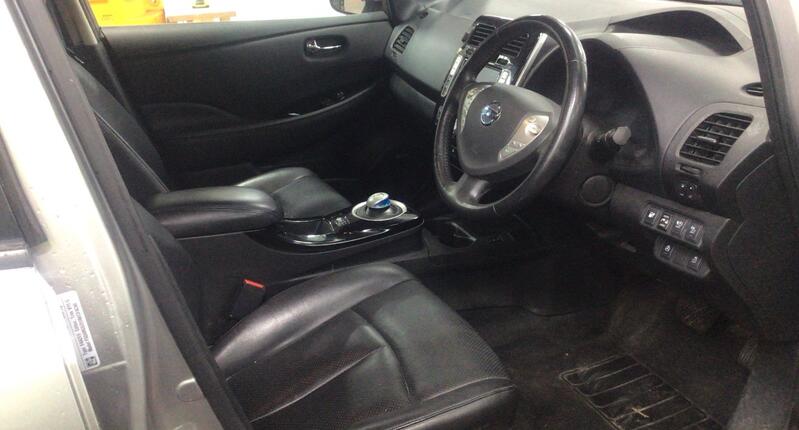NISSAN LEAF