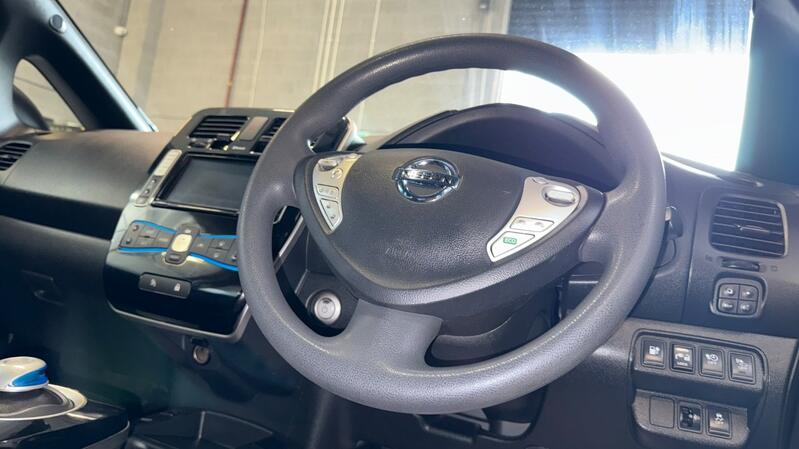 NISSAN LEAF