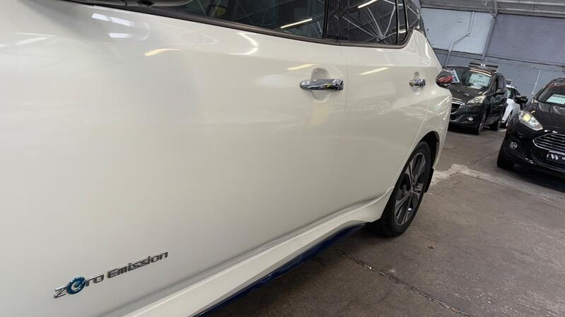 NISSAN LEAF