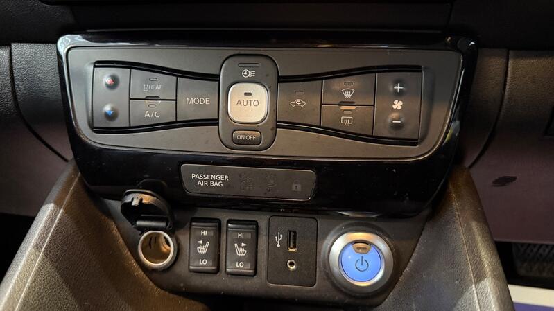 NISSAN LEAF