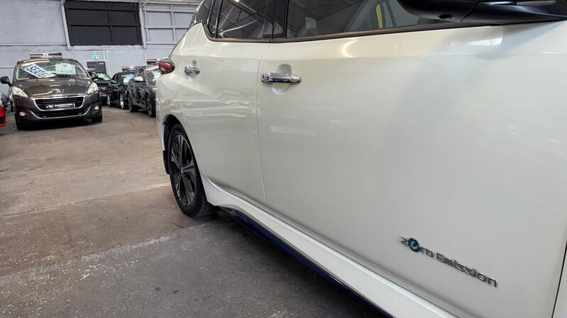 NISSAN LEAF