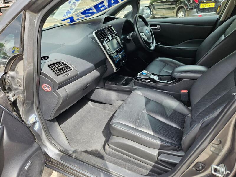 NISSAN LEAF