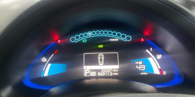 NISSAN LEAF