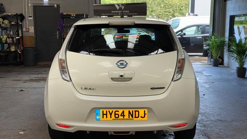 NISSAN LEAF