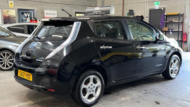 NISSAN LEAF