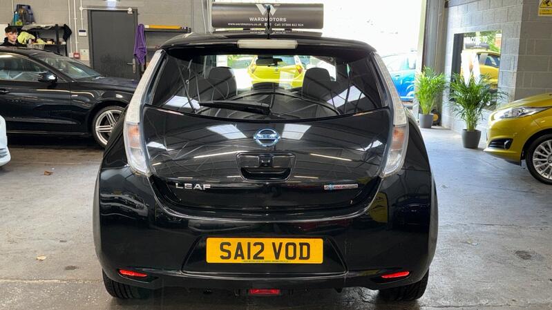 NISSAN LEAF